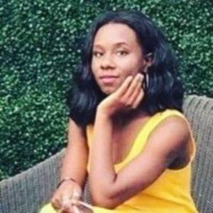 Meet your Posher, Simone